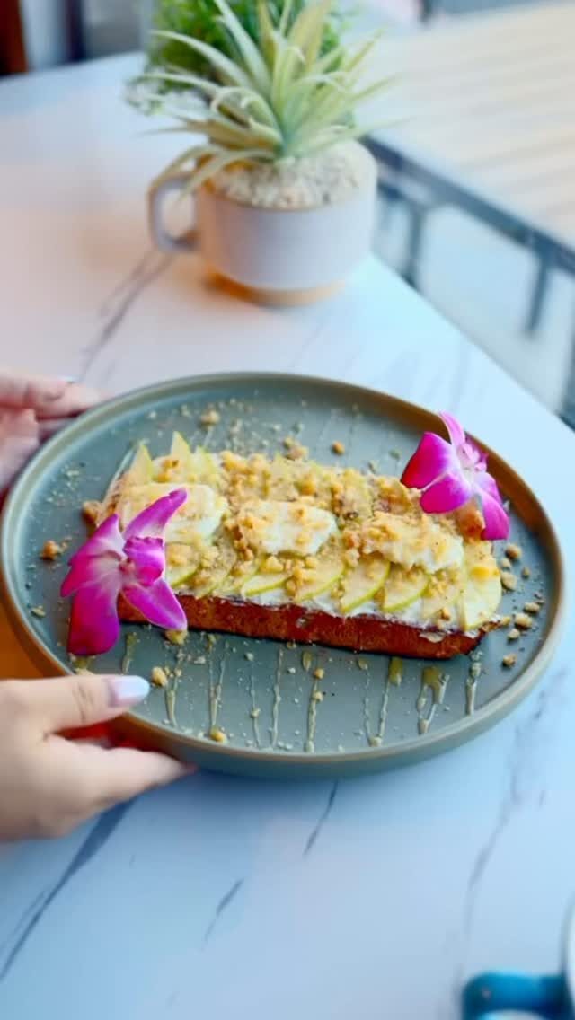 Instagram post from cafeexpresslv. This post is in position 0.
